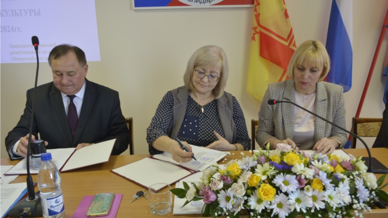 Исполнительный директор Совета С.Николаев подписал Трёхстороннее соглашения о взаимодействии